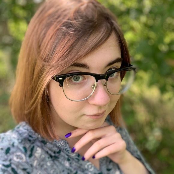 Meet your Posher, Julia - Picture 1 of 1